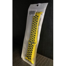Силиконова каишка с дупки Apple Watch 42mm / 44mm - Жълта/Черна (M6-A2)